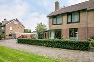 Te koop: Middenweg 51